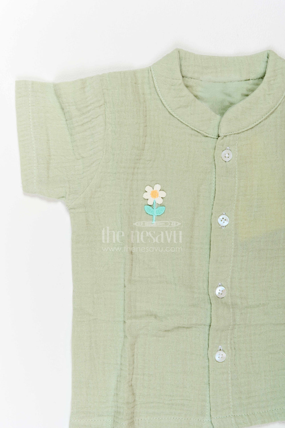 The Nesavu Night Dress Kids Breathable Pajama Set for Summer Sleep and Relaxed Mornings Nesavu Nesavu Kids Breathable Muslin Pajama Set For Summer Sleep Relaxed Mornings With Floral Embroidered Top