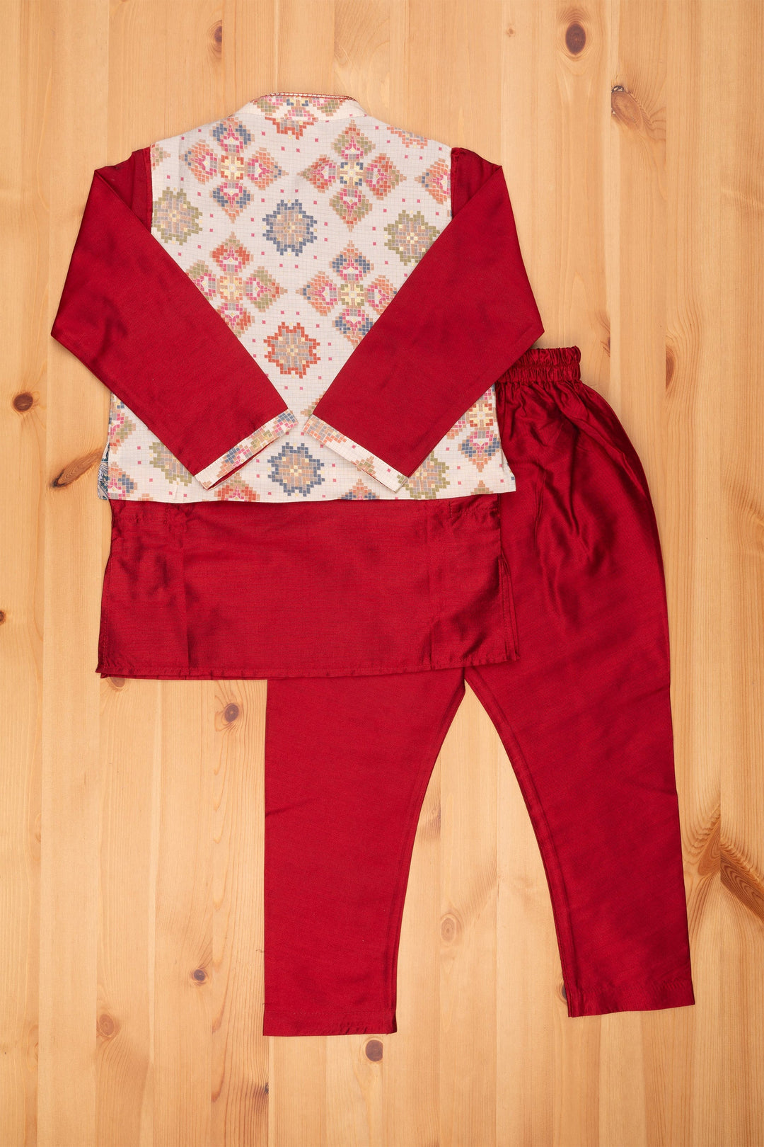 The Nesavu Boys Kurtha Set Majestic Maroon Kurta Set Boys Ethnic Jacket with Vibrant Multicolored Weave for Festive Elegance Nesavu Traditional Kurta Set | Boys Ethnic Kurta Set | The Nesavu