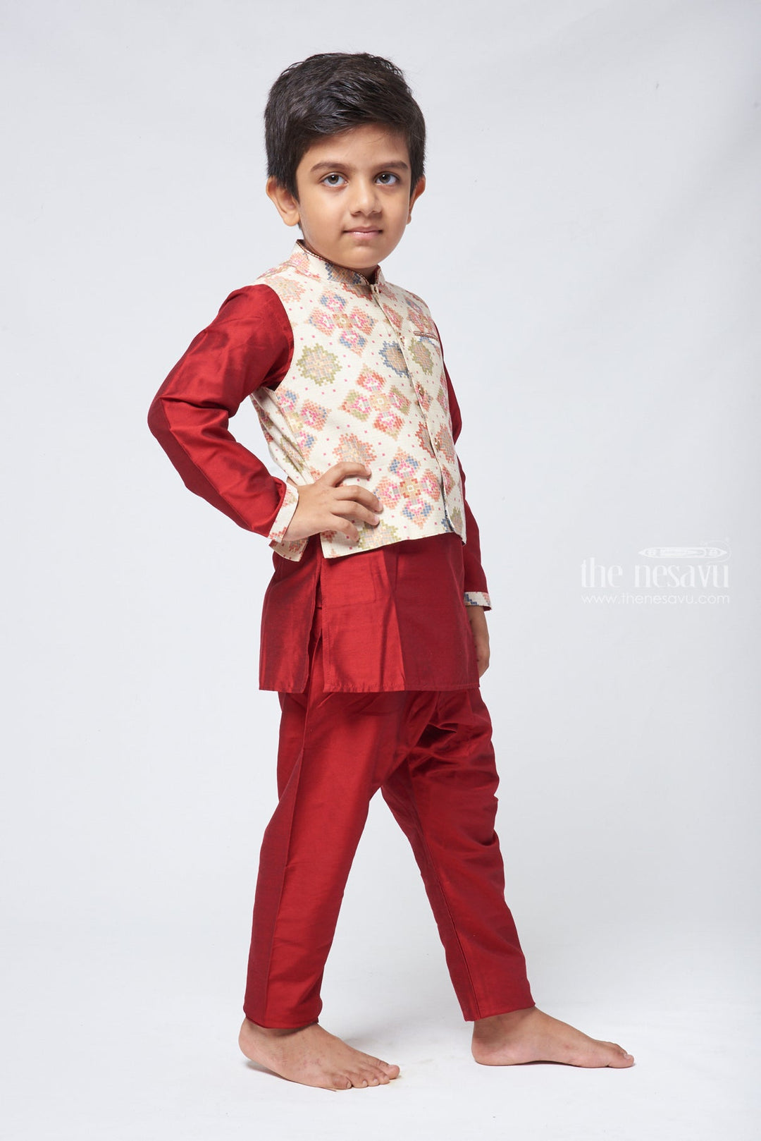 The Nesavu Boys Kurtha Set Majestic Maroon Kurta Set Boys Ethnic Jacket with Vibrant Multicolored Weave for Festive Elegance Nesavu Traditional Kurta Set | Boys Ethnic Kurta Set | The Nesavu