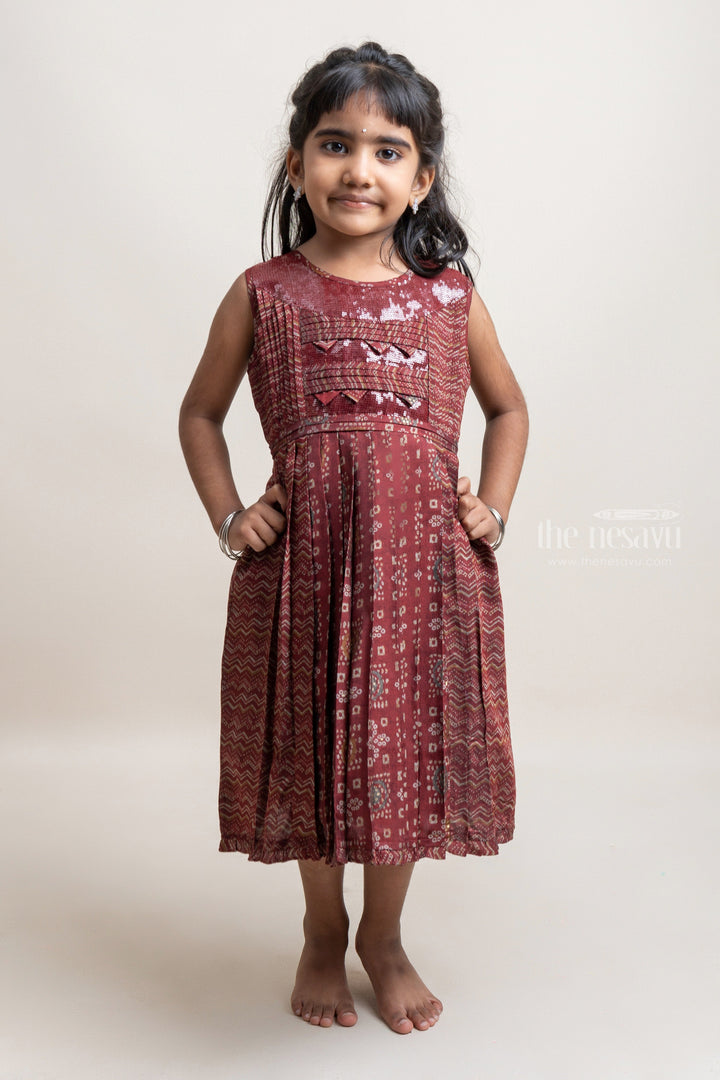 The Nesavu Girls Cotton Frock Mind-Blowing Maroon Zig-Zag Geometric Printed Cotton Frock For Girls Nesavu 16 (1Y) / Maroon / Rayon GFC987B Stylish Cotton Frock For Girls | Printed Cotton Frock | The Nesavu