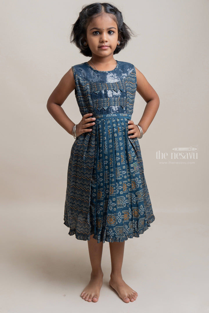 The Nesavu Girls Cotton Frock Mind-Blowing Navy Zig-Zag Geometric Printed Cotton Frock For Girls Nesavu 16 (1Y) / Blue / Rayon GFC987A-16 Stylish Cotton Frock For Girls | Printed Cotton Frock | The Nesavu