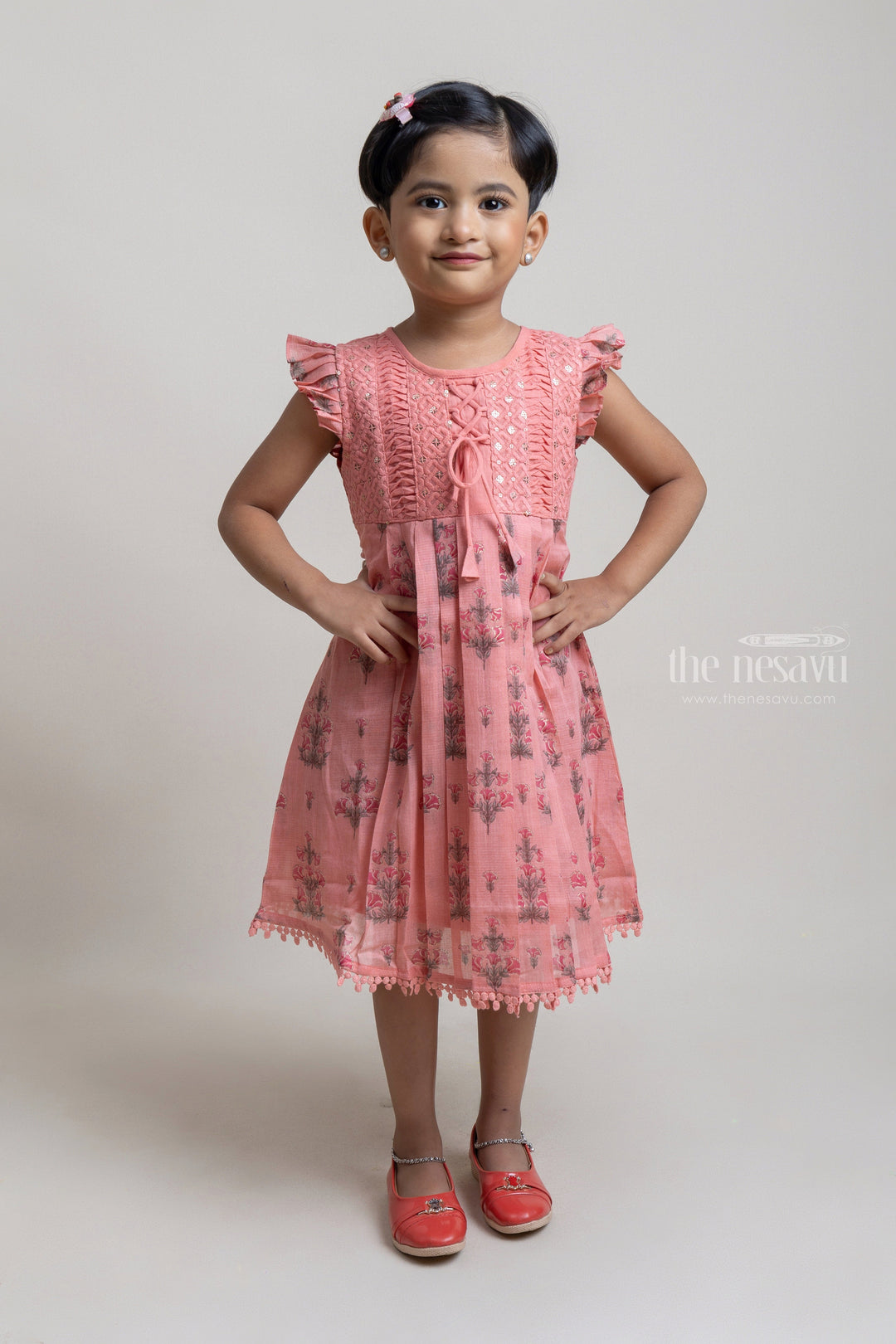 The Nesavu Girls Cotton Frock Pretty Salmon Floral Embroidered Yoke And Floral Printed Cotton Frock for Girls Nesavu 22 (4Y) / Salmon / Cotton GFC1025B Fantastic Floral Printed Cotton Frock For Girls | Premium Cotton Frocks | The Nesavu