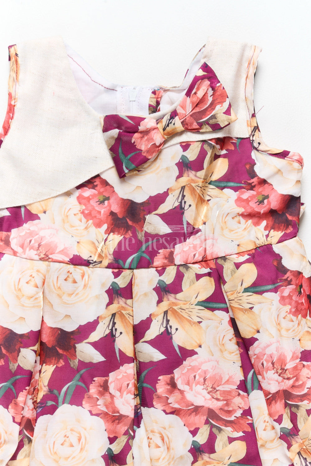The Nesavu Girls Fancy Frock Princess-Inspired Girls Georgette Frock with Floral Motifs and Decorative Bow Nesavu Nesavu Princess Style Girls Georgette Frock Floral Motifs Chic Bow
