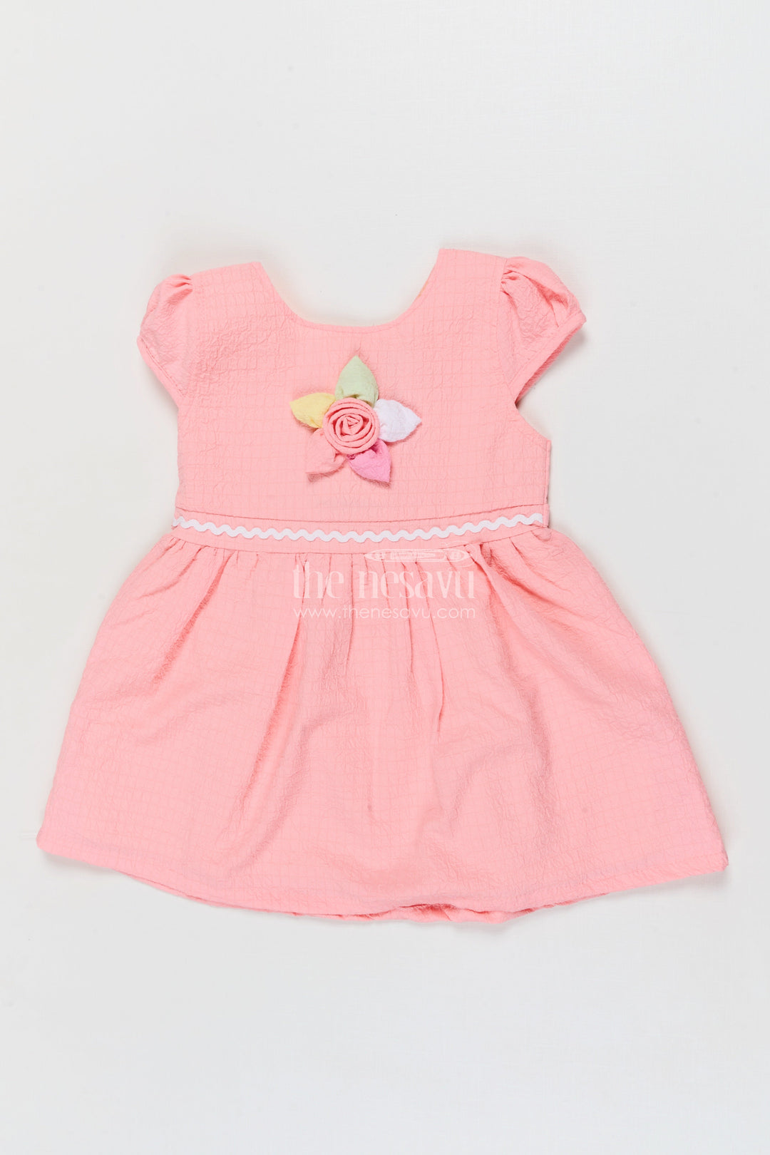 The Nesavu Girls Cotton Frock Seersucker Cotton Frock for Baby Girls’ Day-out Essentials Nesavu 14 (6M) / Peach / Cotton BFJ918B-14 Nesavu baby girl seersucker frock with flower applique and puff sleeves for casual outings