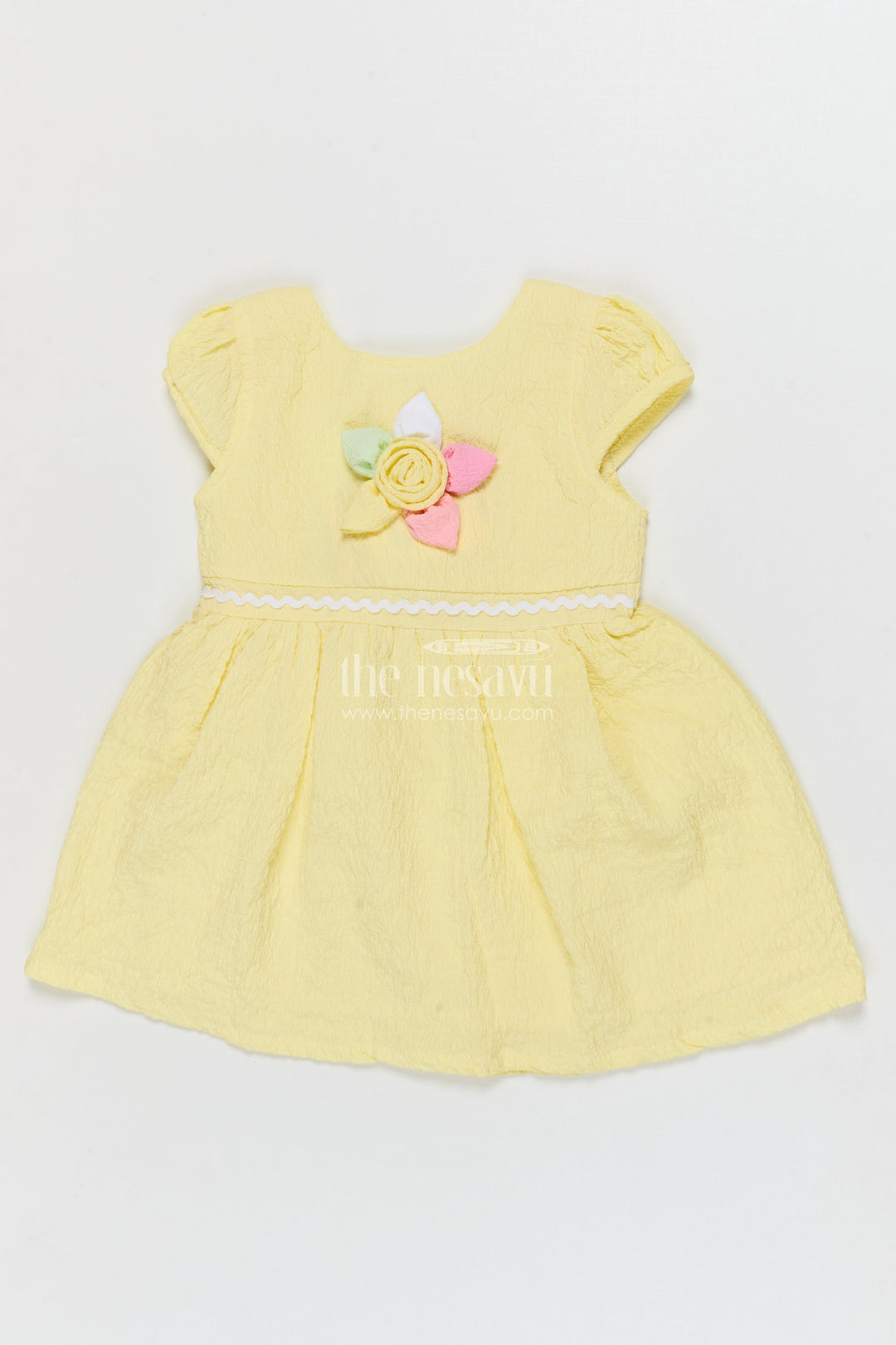 The Nesavu Girls Cotton Frock Seersucker Cotton Frock for Baby Girls’ Summer Days Nesavu 14 (6M) / Yellow / Cotton BFJ918A-14 Nesavu baby girl summer frock in seersucker cotton with floral applique and puff sleeves