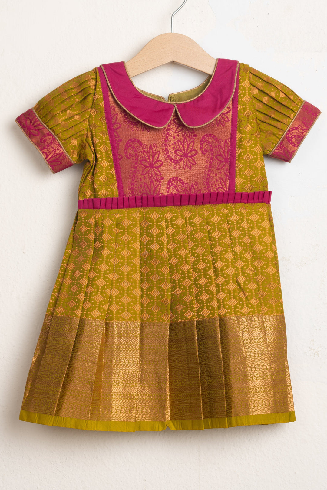 The Nesavu Girls Kanchi Silk Frock Semi Banarasi Silk Baby Frock - Stylish and Comfortable for Festive Wear Nesavu 14 (6M) / Green SF464DA-14 Designer Silk Frocks| Festive Wear Collection| The Nesavu