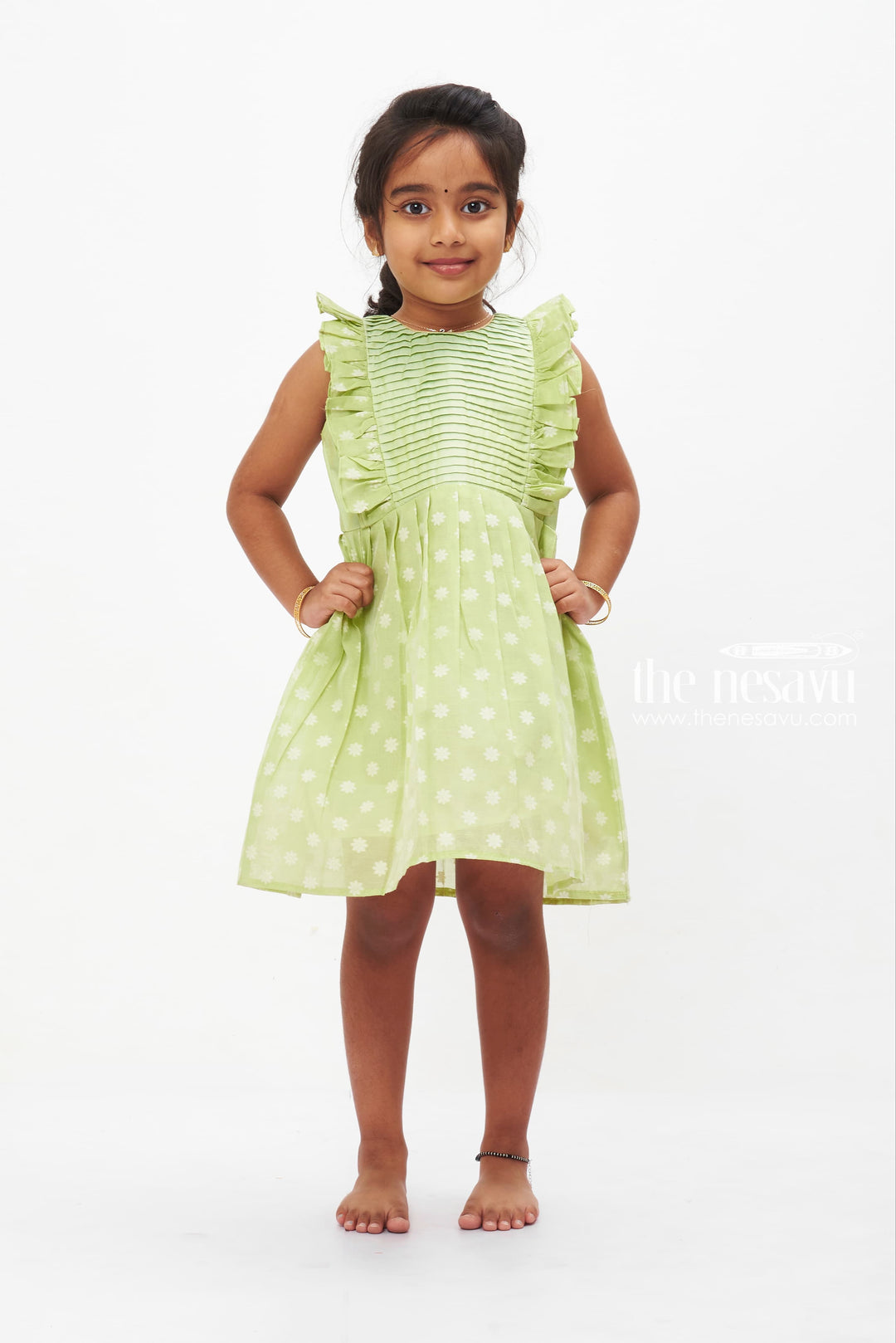 The Nesavu Baby Cotton Frocks Spring Green Flutter Sleeve Dress with White Floral Pattern Cotton Frock for Girls Nesavu 16 (1Y) / Green BFJ509B-16 Girls Spring Green Floral Dress with Flutter Sleeves | The Nesavu