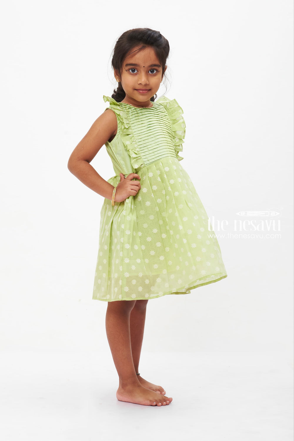 The Nesavu Baby Cotton Frocks Spring Green Flutter Sleeve Dress with White Floral Pattern Cotton Frock for Girls Nesavu Girls Spring Green Floral Dress with Flutter Sleeves | The Nesavu