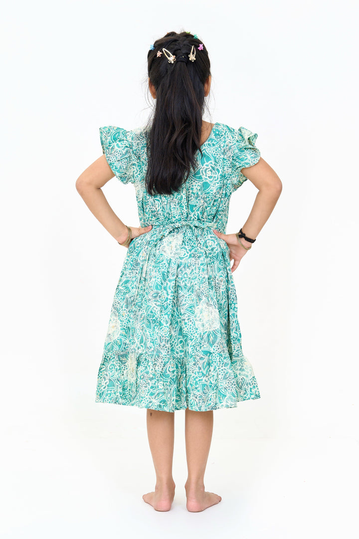 The Nesavu Girls Cotton Frock Stylish Girls Cotton One Piece Dress with Floral Print and Ruffle Hemline Nesavu Nesavu Girls Cotton One Piece Dress Floral Print Ruffles Lace Detailing Summer Style