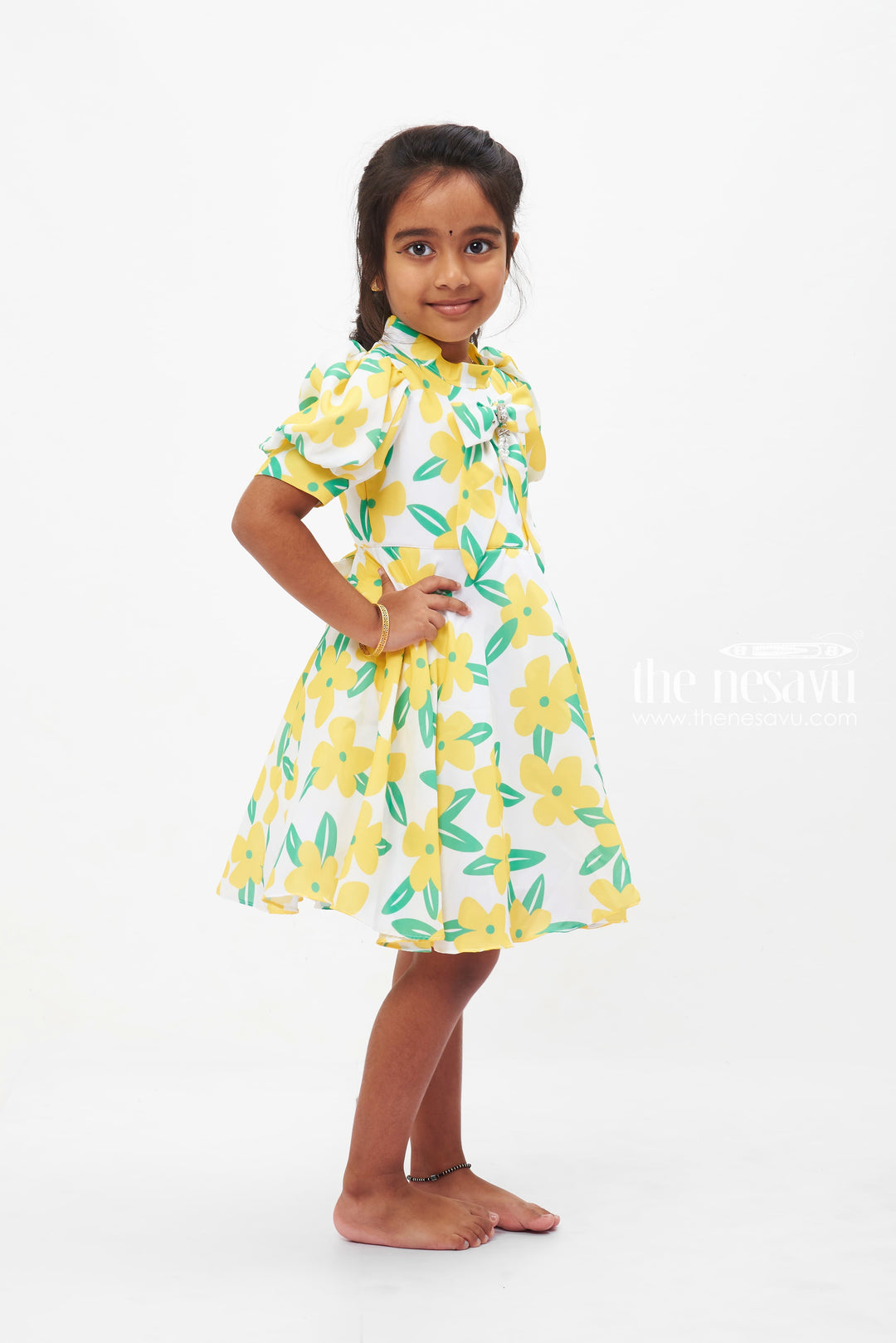 The Nesavu Girls Fancy Frock Sunny Daisy Print with Sparkling Accent Frock for Girls Nesavu Girls Daisy Floral Print Dress | Cheerful Summer Frock for Girls | The Nesavu