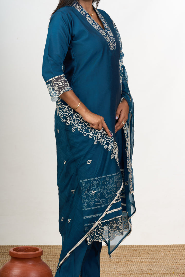 The Nesavu Womens Straight Suit Sets Traditional Teal Georgette Suit Set for Lohri with Fine Thread Embroidery Nesavu Nesavu Traditional Teal Georgette Suit Set Thread Embroidery Lohri