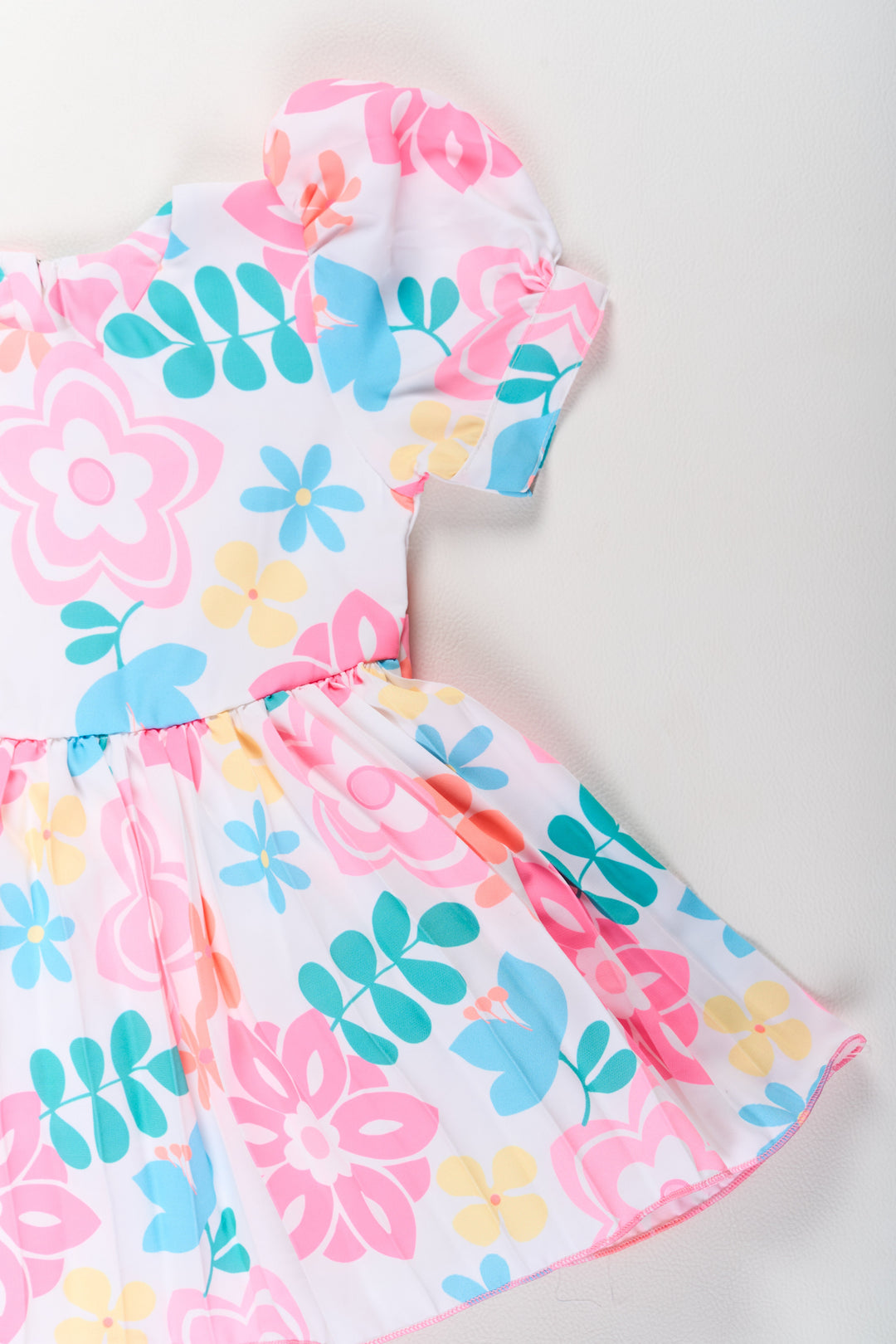 The Nesavu Girls Fancy Frock Vibrant Multicolor Georgette Flower Girls Fancy Frock with Floral Prints and Puff Sleeves Nesavu Nesavu Vibrant Multicolor Georgette Flower Girls Fancy Frock Floral Prints Puff Sleeves