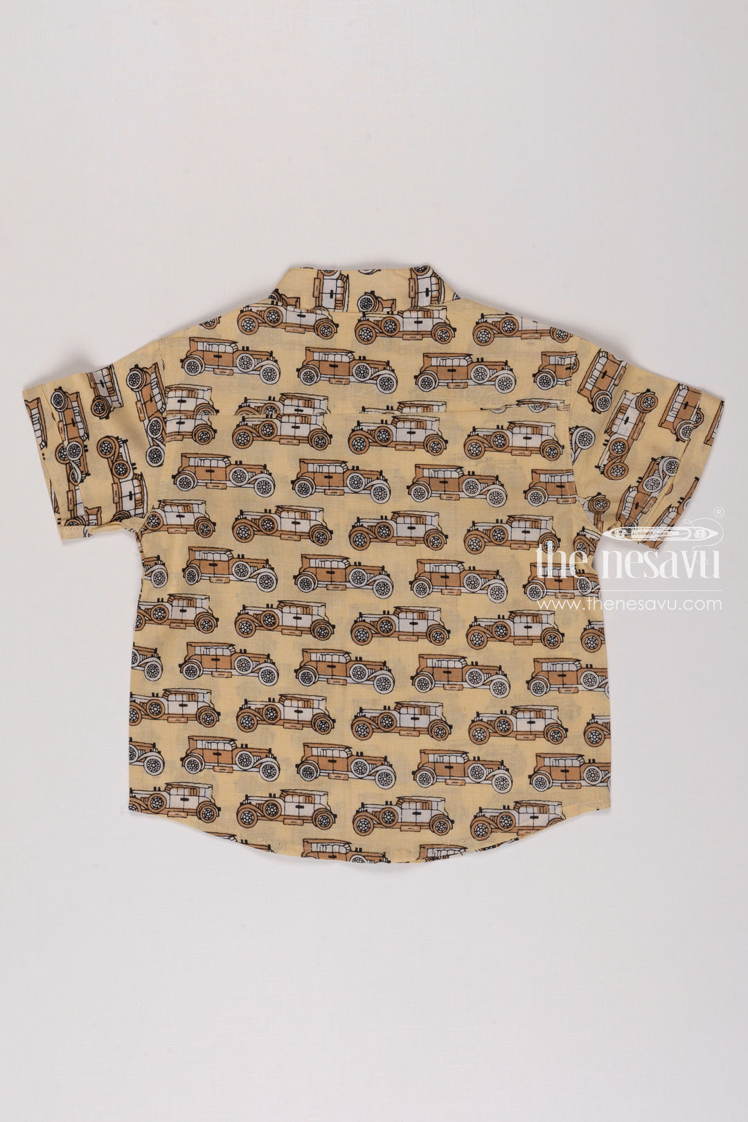 The Nesavu Boys Cotton Shirt Vintage Car Print Short Sleeve Cotton Shirt for Boys Comfortable & Stylish Nesavu Boys Vintage Car Printed Cotton Casual Shirt | Retro Inspired Kids Fashion | The Nesavu