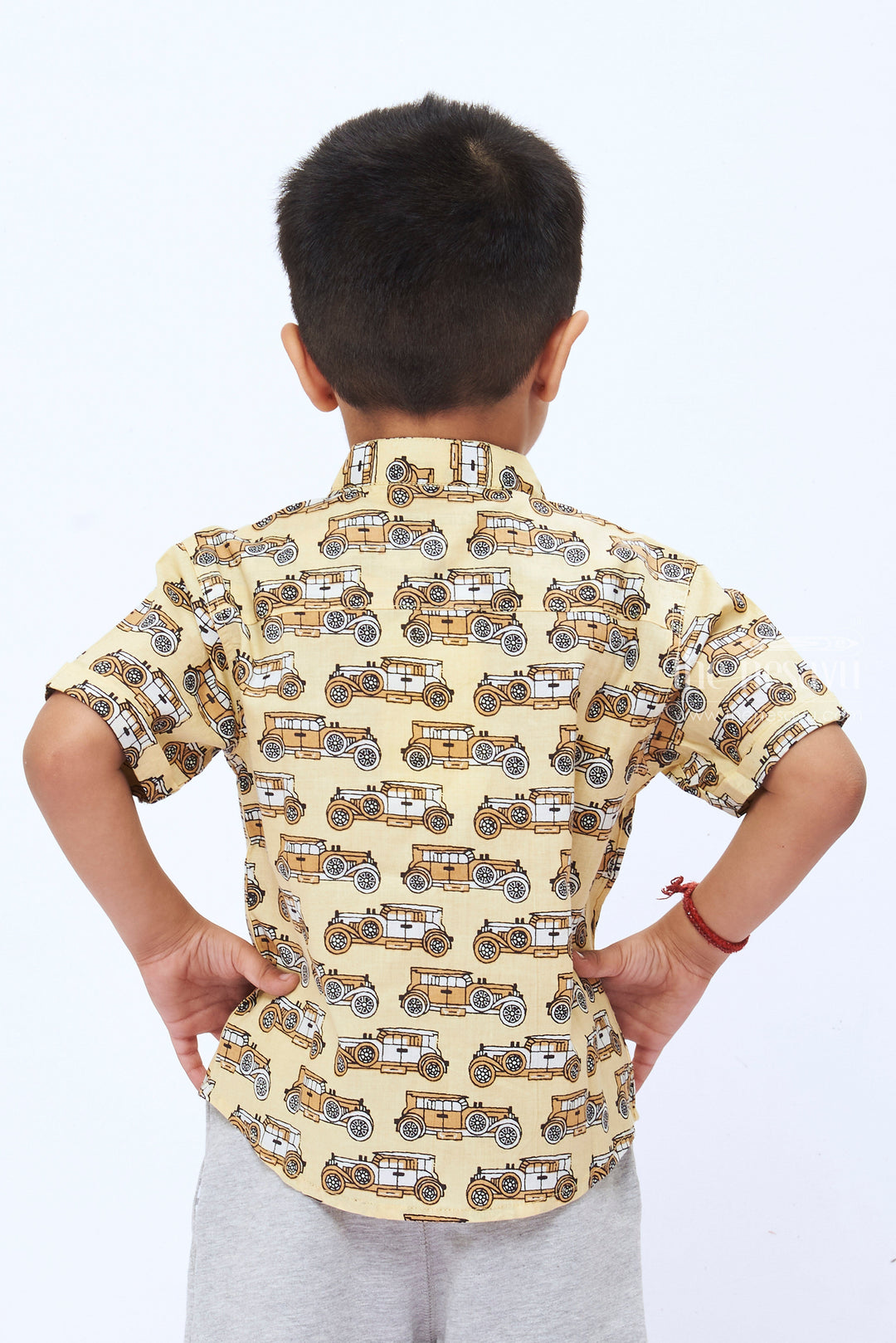 The Nesavu Boys Cotton Shirt Vintage Car Print Short Sleeve Cotton Shirt for Boys Comfortable & Stylish Nesavu Boys Vintage Car Printed Cotton Casual Shirt | Retro Inspired Kids Fashion | The Nesavu