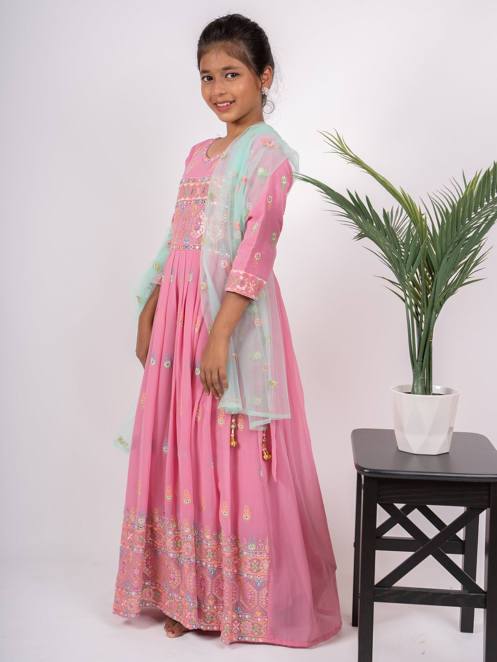 The Nesavu Kids Anarkali Baby Pink With Mild Green Thread Embroidery Anarkali Set For Girls psr silks Nesavu