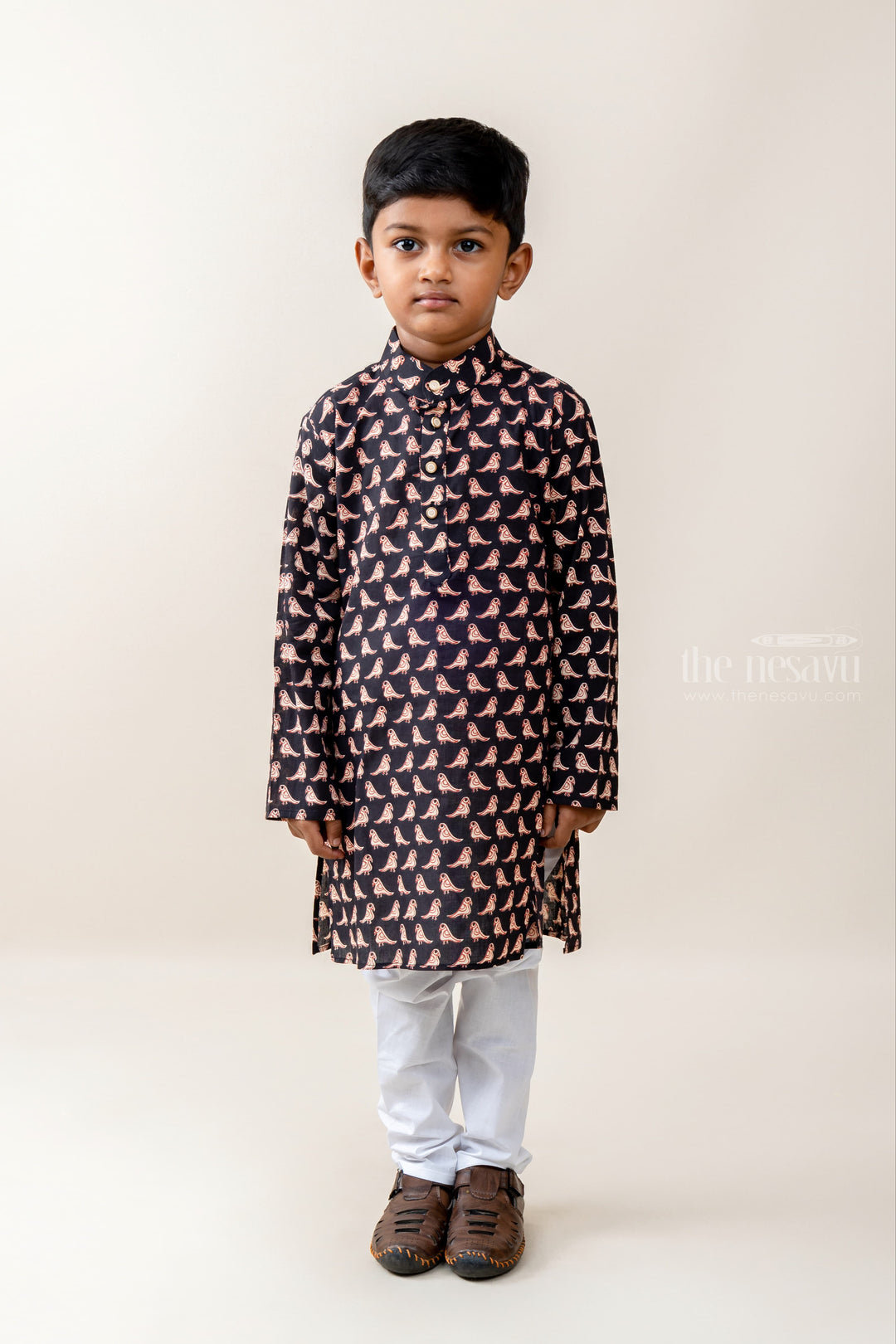 The Nesavu Ethnic Sets Cheery Birds - Round Neck Black Shirt With White Pant psr silks Nesavu 16 (1Y ) / black BES228A