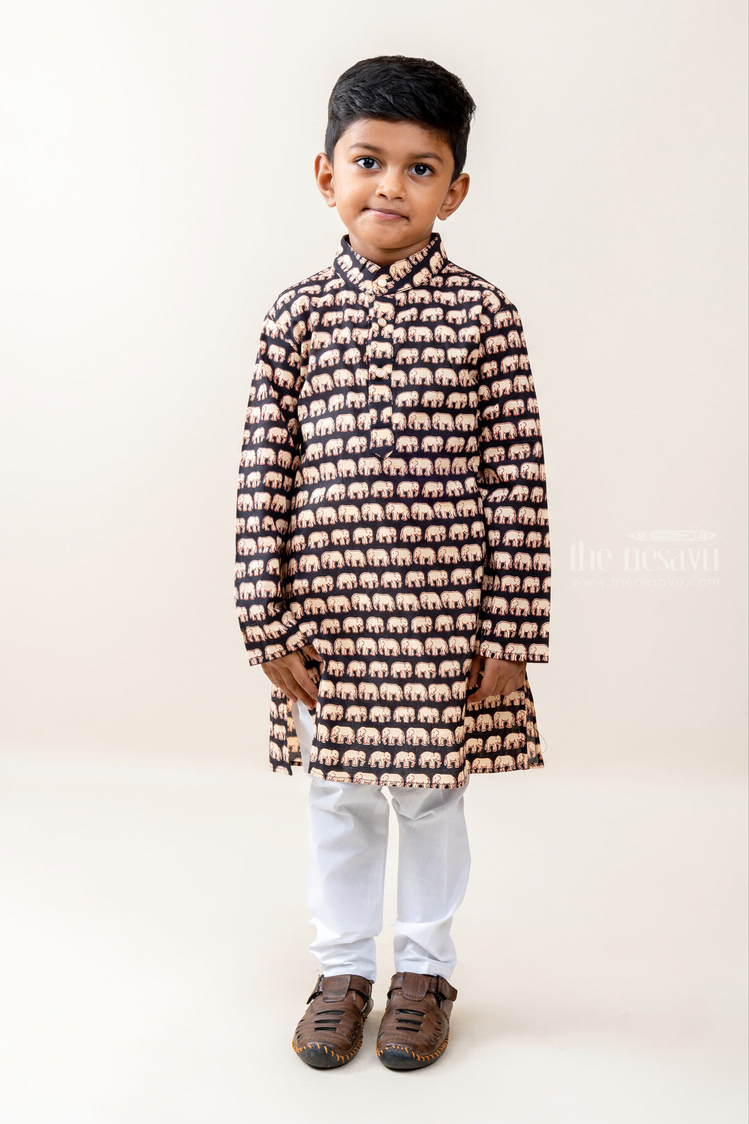 The Nesavu Ethnic Sets Jumbo Friend - Round Neck Black Kurta And Cotton Pants psr silks Nesavu 14 (6M) / black BES229B