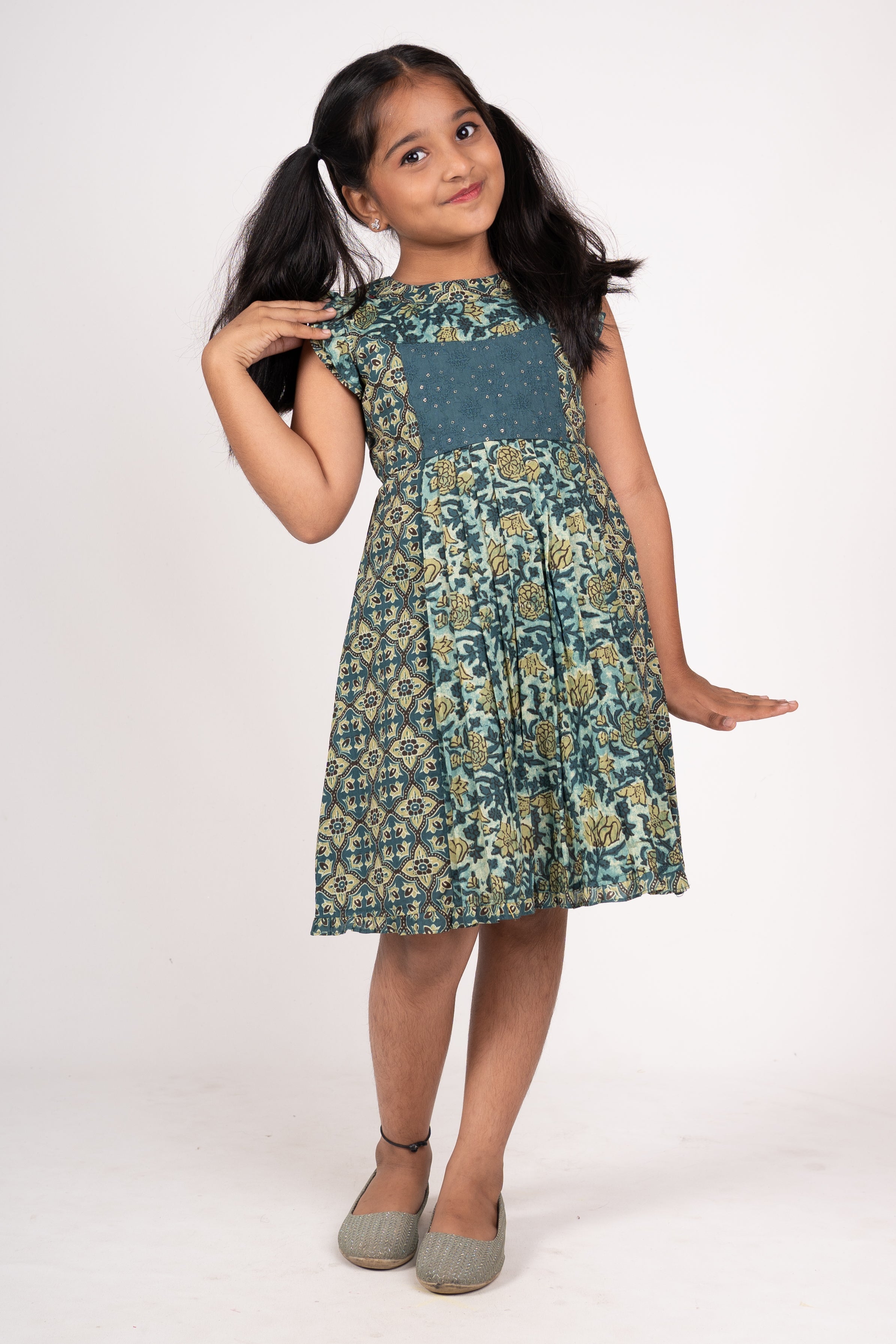 Buy FELIZ THE DESIGNER STUDIO Girls Green Cotton Silk Gown Online at Best  Prices in India - JioMart.